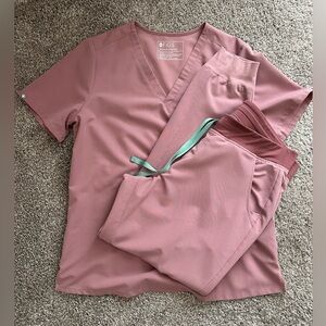 💕 FIGS LIMITED EDITION Mineral Mauve Scrub Set! PRICE FIRM 💕